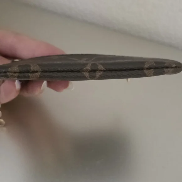 Louis Vuitton Pochette Clés Monogram Key Holder with Gold Accents - Picture 7 of 9